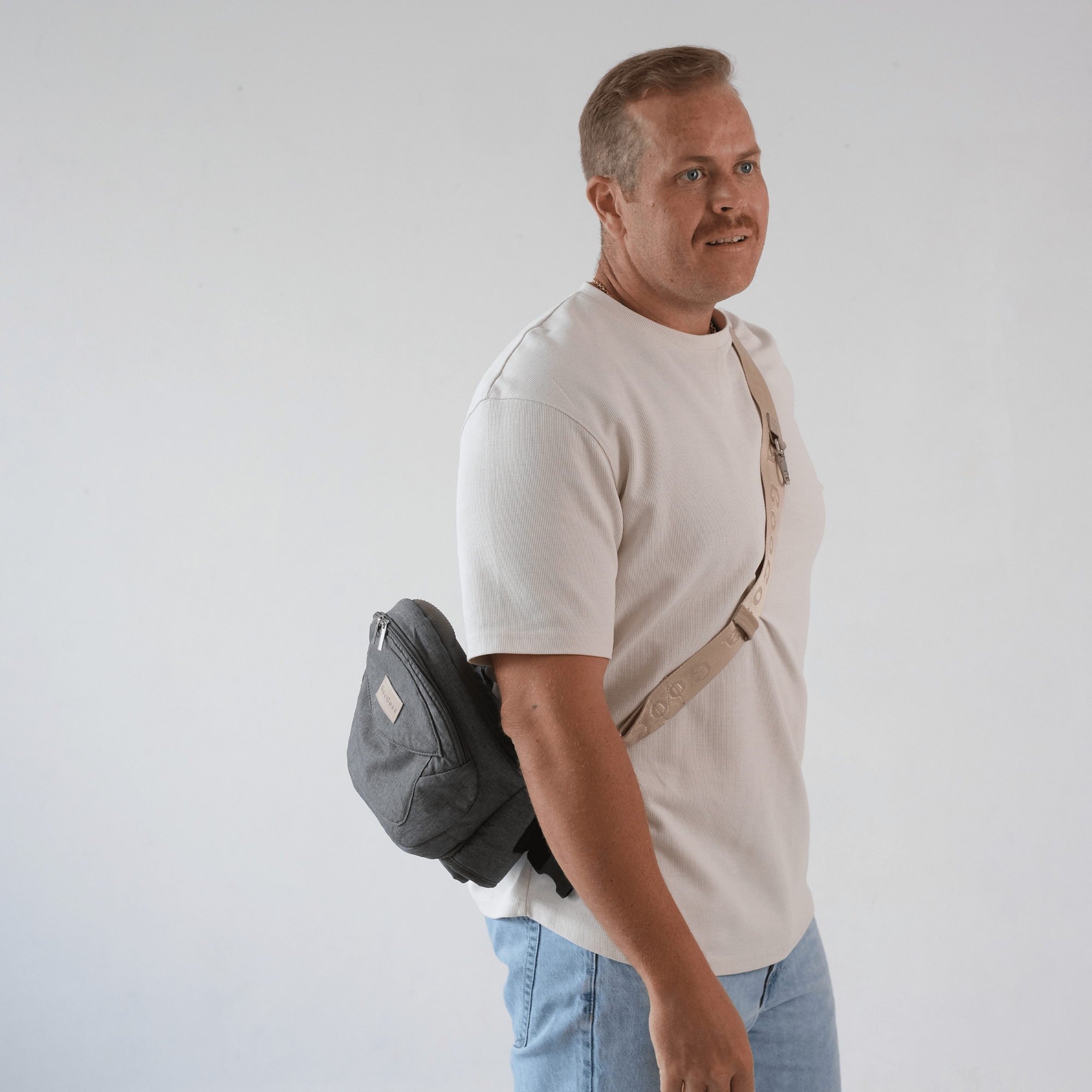 Axelrem GooGosa – Stilren och smart accessoar till din höftbärare eller skötväska - GooGosa TAUPE BEIGE GooGosa